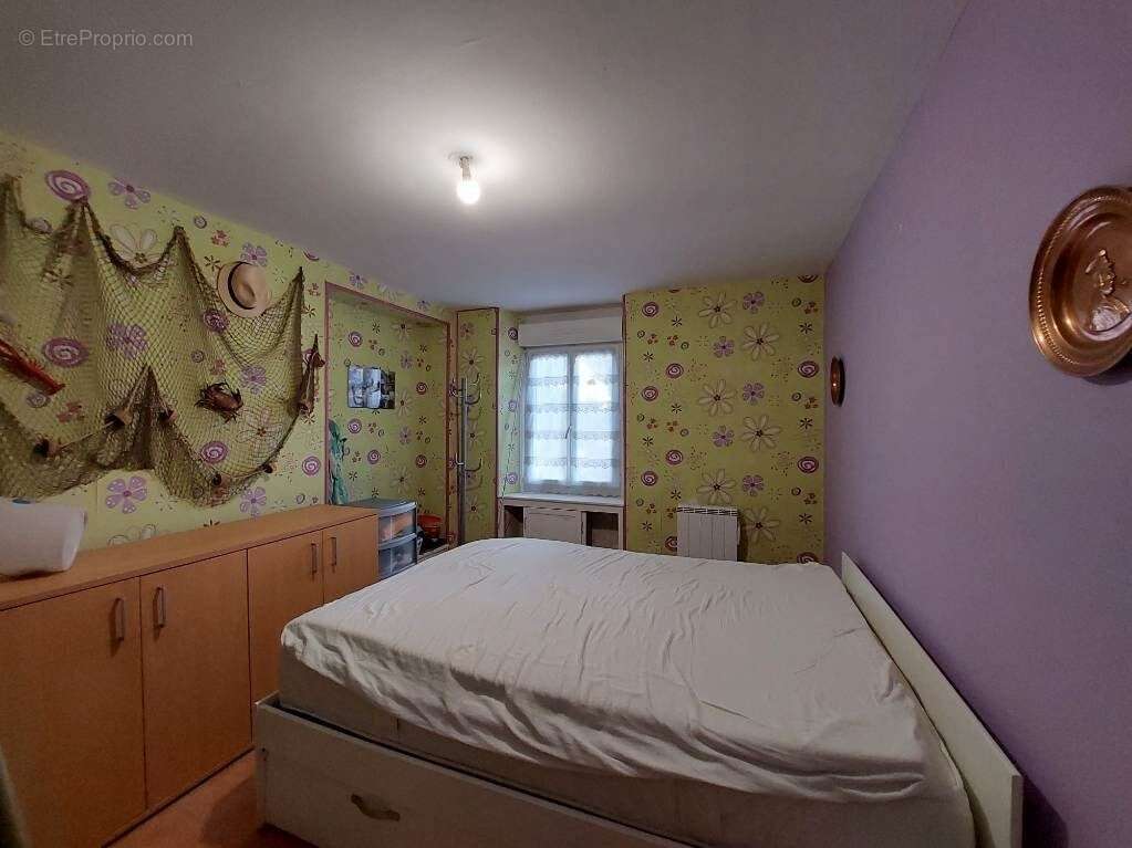 Appartement à DONVILLE-LES-BAINS