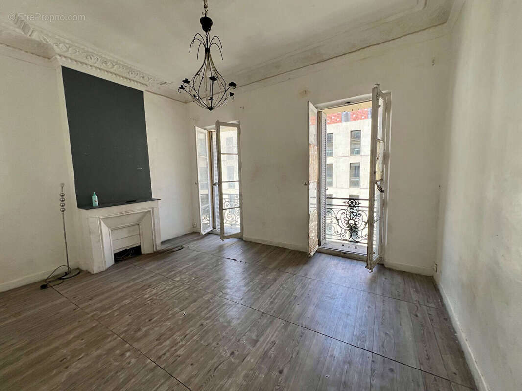 Appartement à MARSEILLE-2E