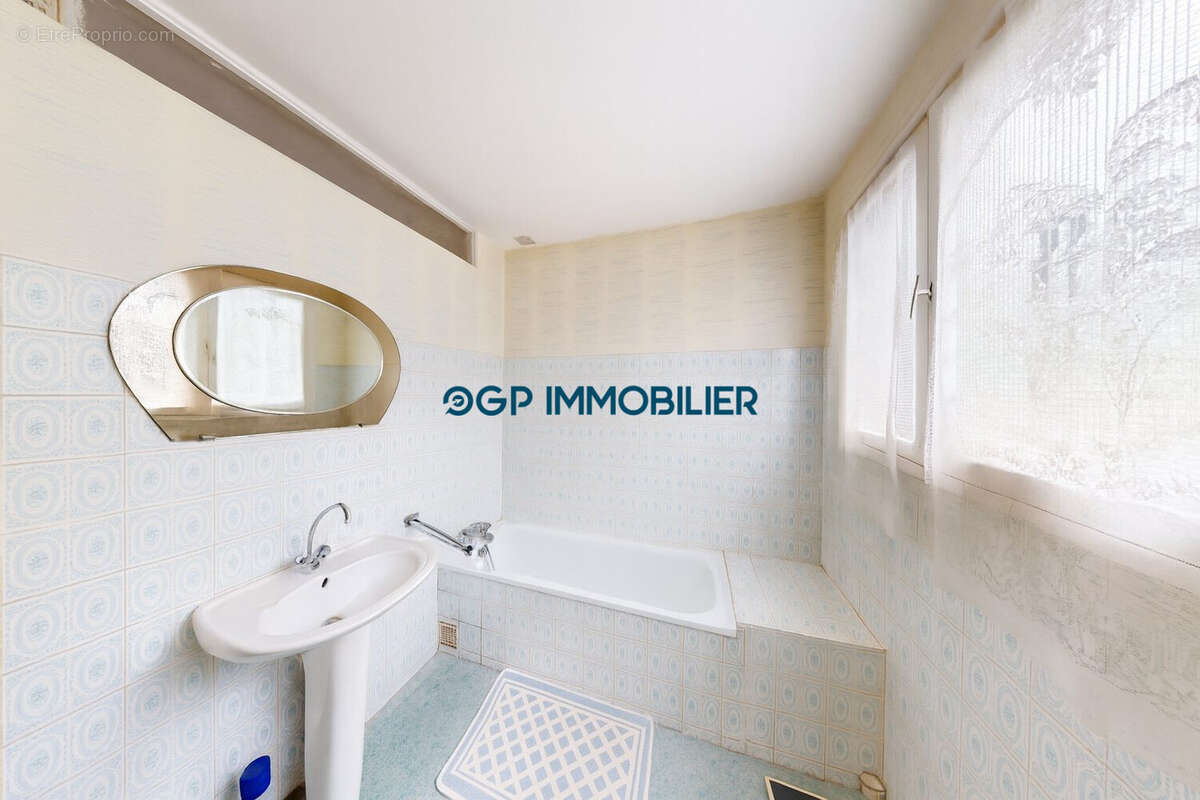 Maison à CASTELGINEST