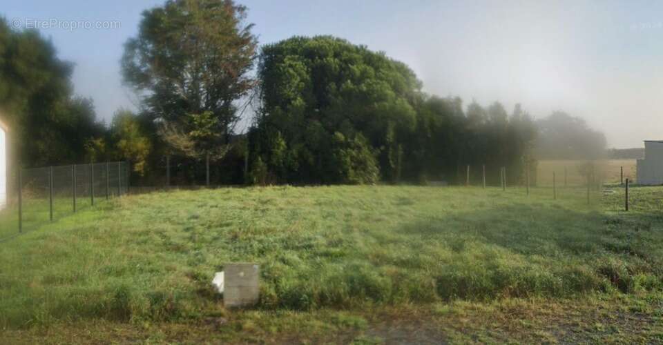 Terrain à LAIROUX
