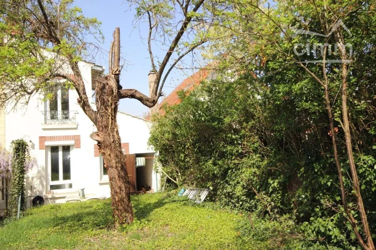 Maison à CHAMPS-SUR-MARNE