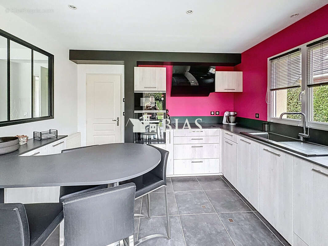 Maison à BOURG-ACHARD