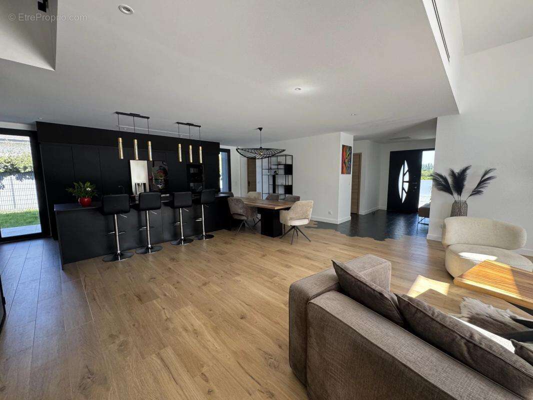 Maison à SAINT-GENES-DE-FRONSAC