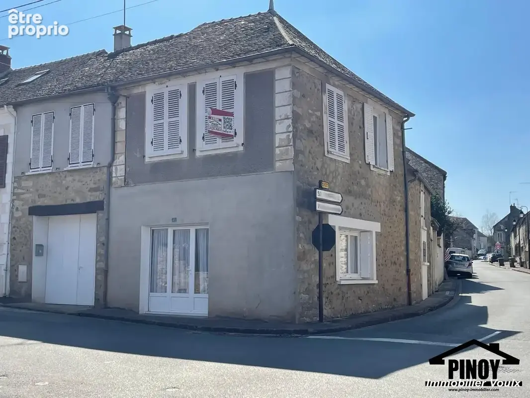 Maison ancienne avec grande cour, dépendances et garage - photo 2