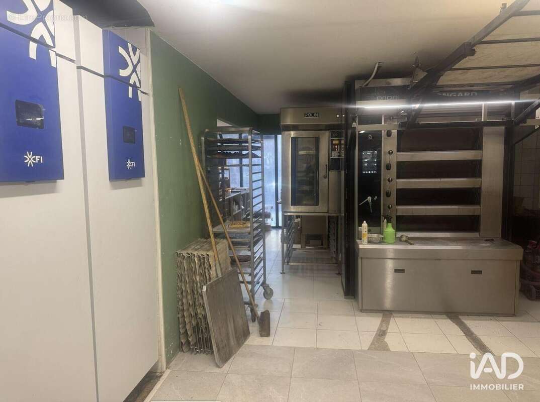 Photo 3 - Commerce à VALBONNE