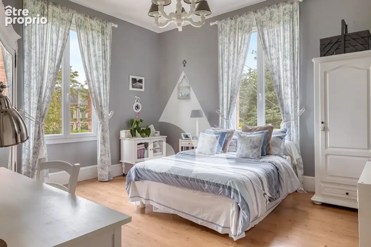 Maison de maître du XIX ème siècle  au coeur d'un parc de 3743m2 - photo 8