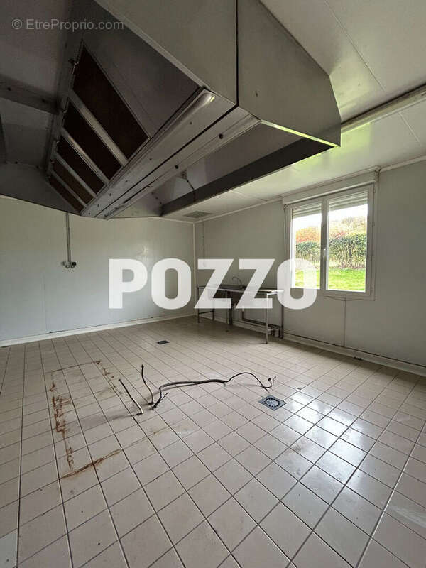 Commerce à SAINT-QUENTIN-SUR-LE-HOMME