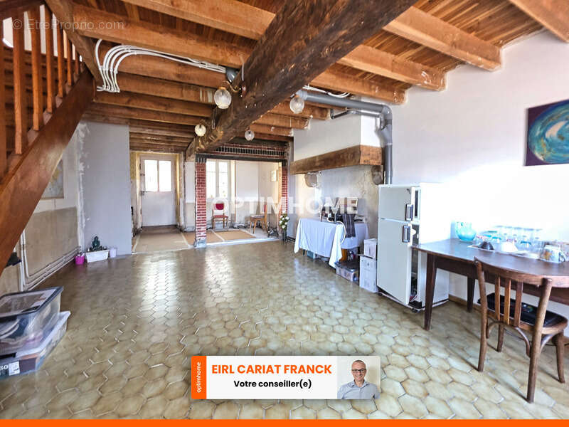 Maison à SAINT-ETIENNE-DE-FURSAC