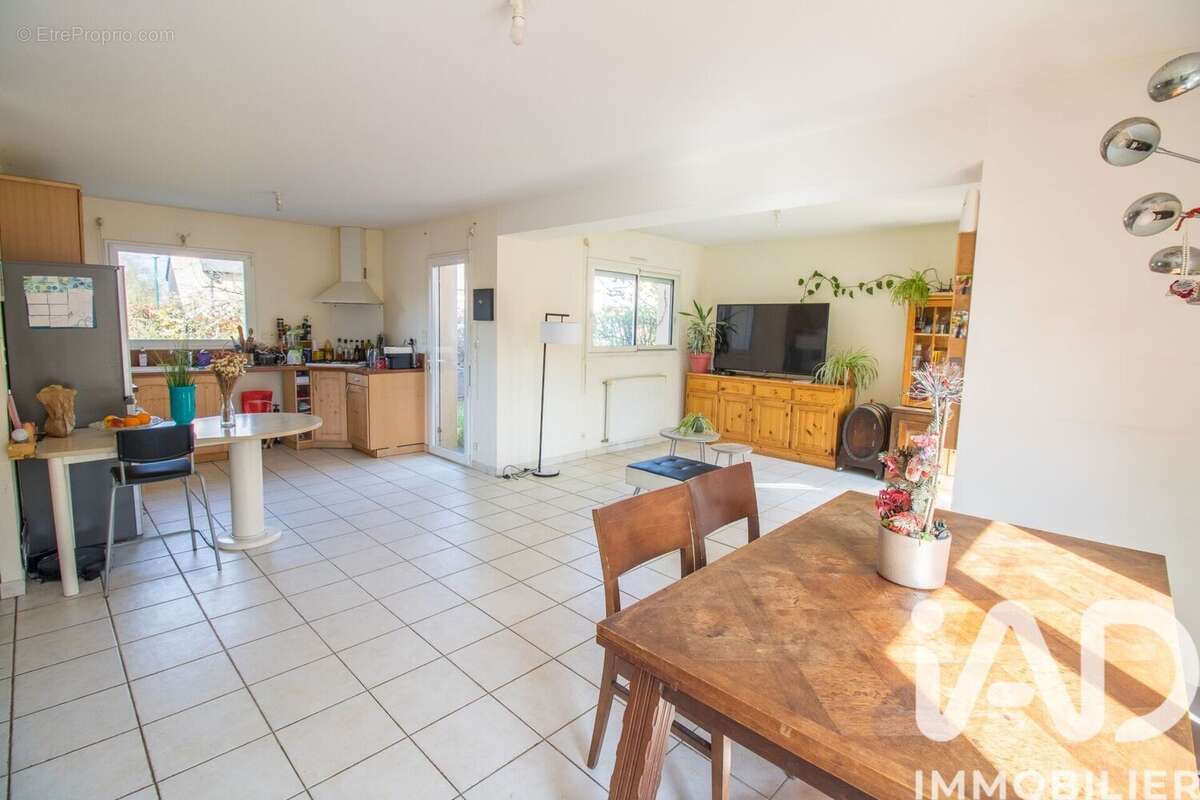 Photo 3 - Maison à ORGERES