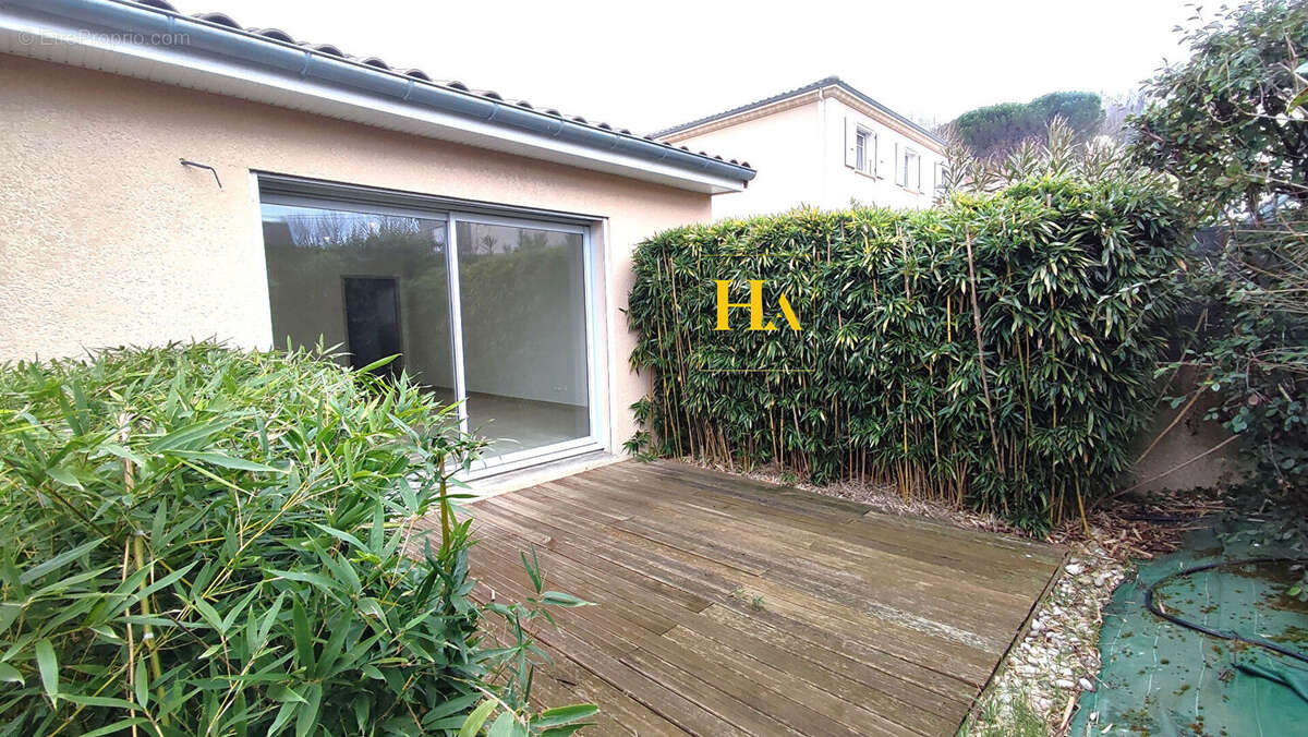 Appartement à SAINT-DONAT-SUR-L'HERBASSE