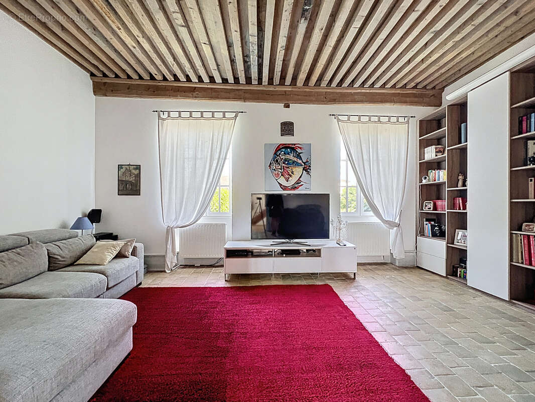 Maison à JASSANS-RIOTTIER