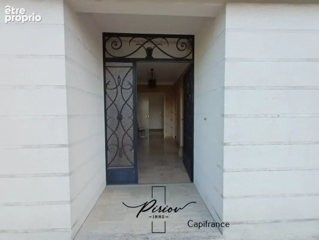 Maison familiale au coeur de Doué la Fontaine - Potentiel de 6 chambres - photo 9