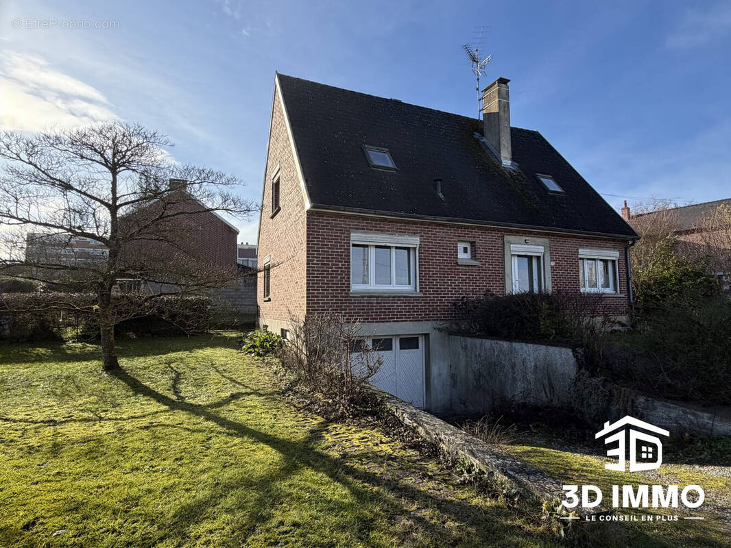Maison à AVESNES-SUR-HELPE