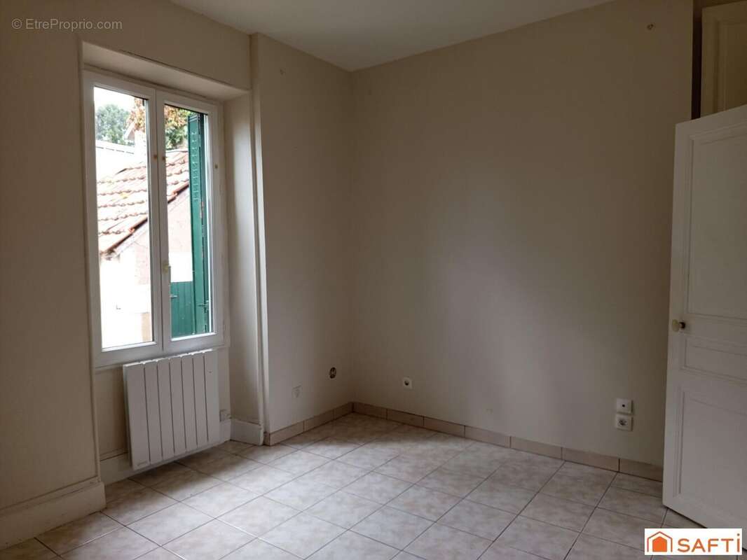 Maison 40 m² à Veaugues  - photo 4