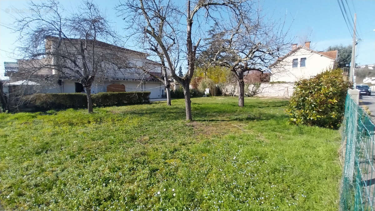 Terrain à PERIGUEUX