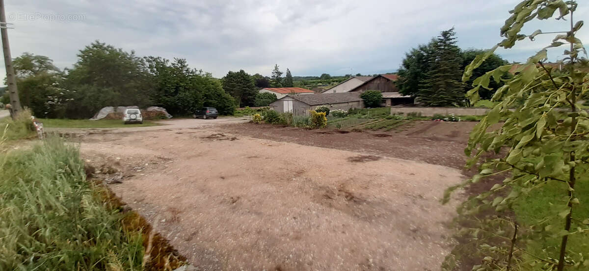 Terrain à ANTHELUPT