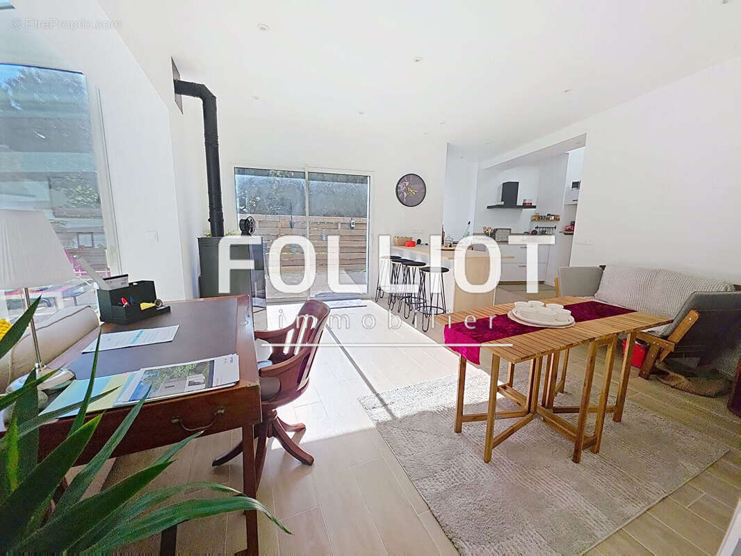 Maison à SAINT-PAIR-SUR-MER