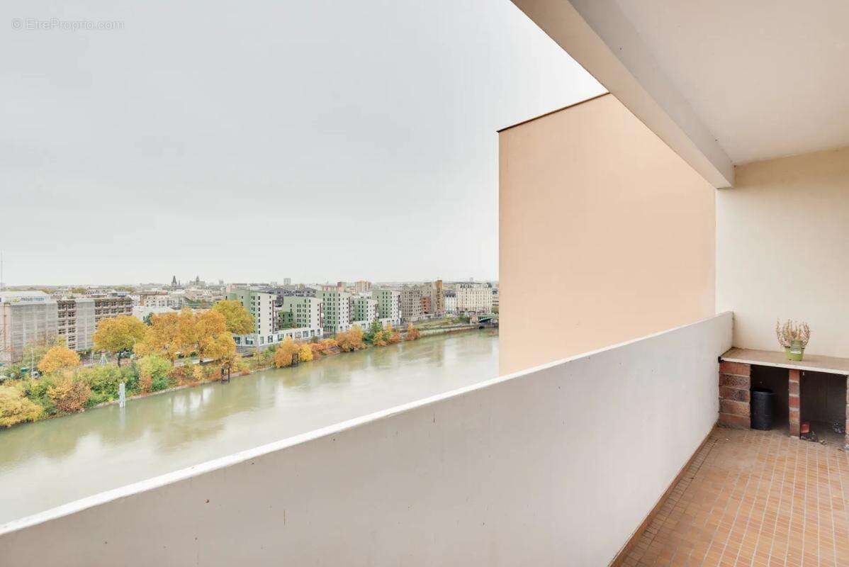 Appartement à L'ILE-SAINT-DENIS