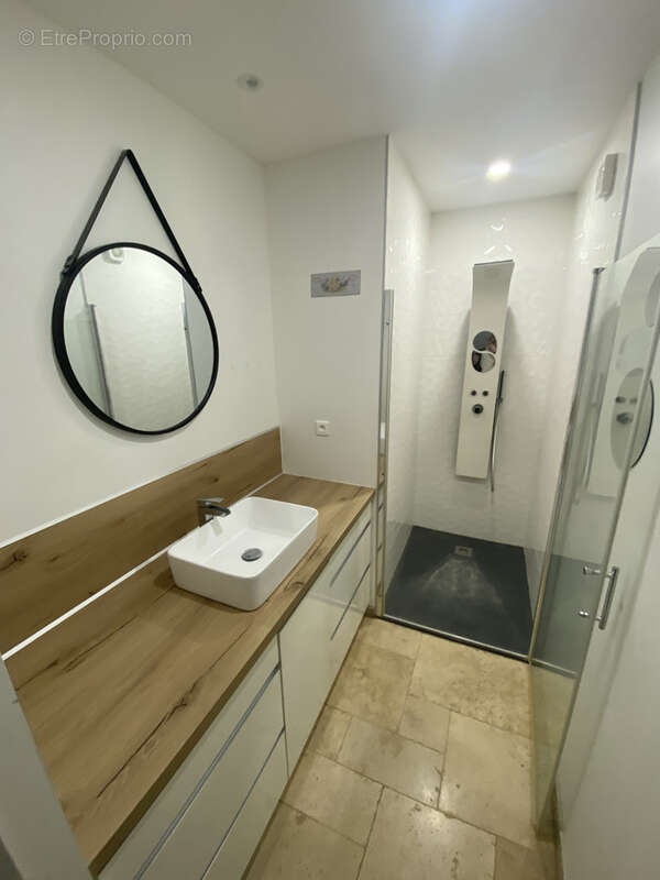 Maison à BERRIAS-ET-CASTELJAU