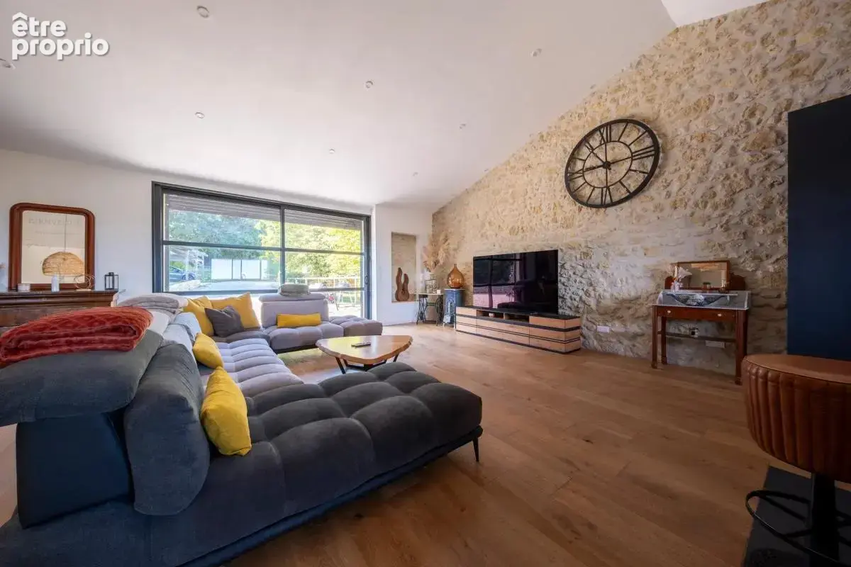  propriété de caractère – 239 m² – 6 chambres – 3,2 hectares
e - photo 4
