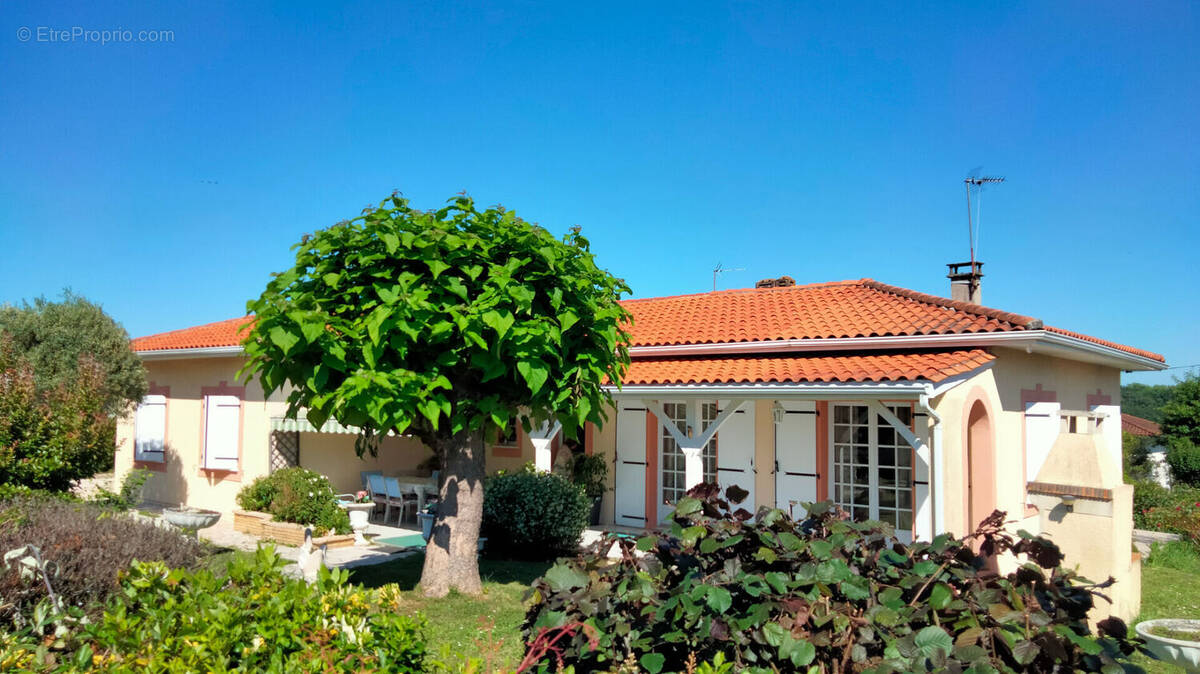 Maison à CARBON-BLANC
