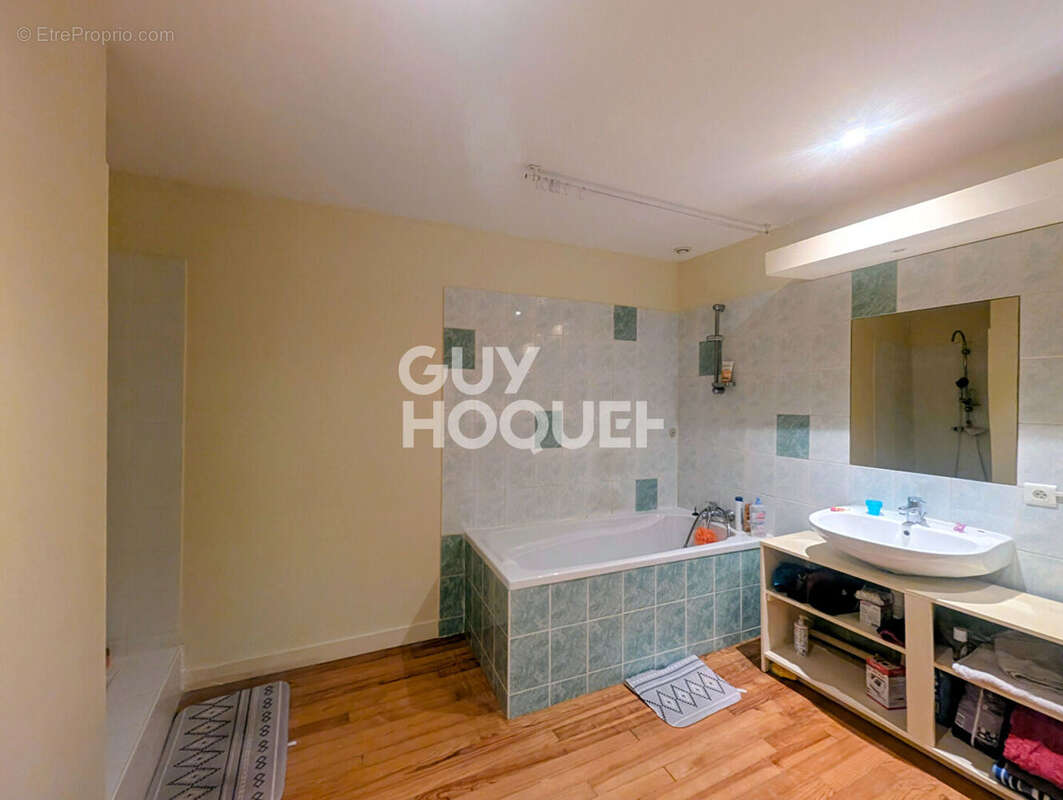 Maison à PONT-DU-CHATEAU