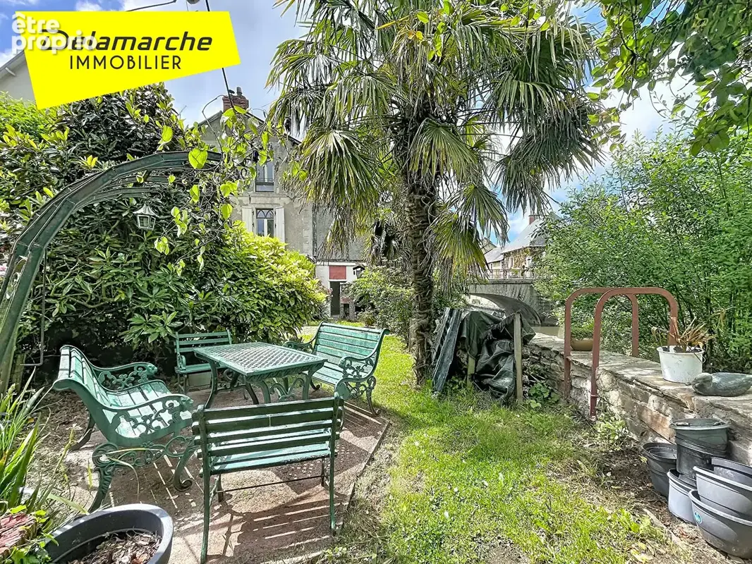 A vendre saint hilaire du harcouet maison familiale  belles surfaces  et appartement individuel a potentiel locatif - photo 1