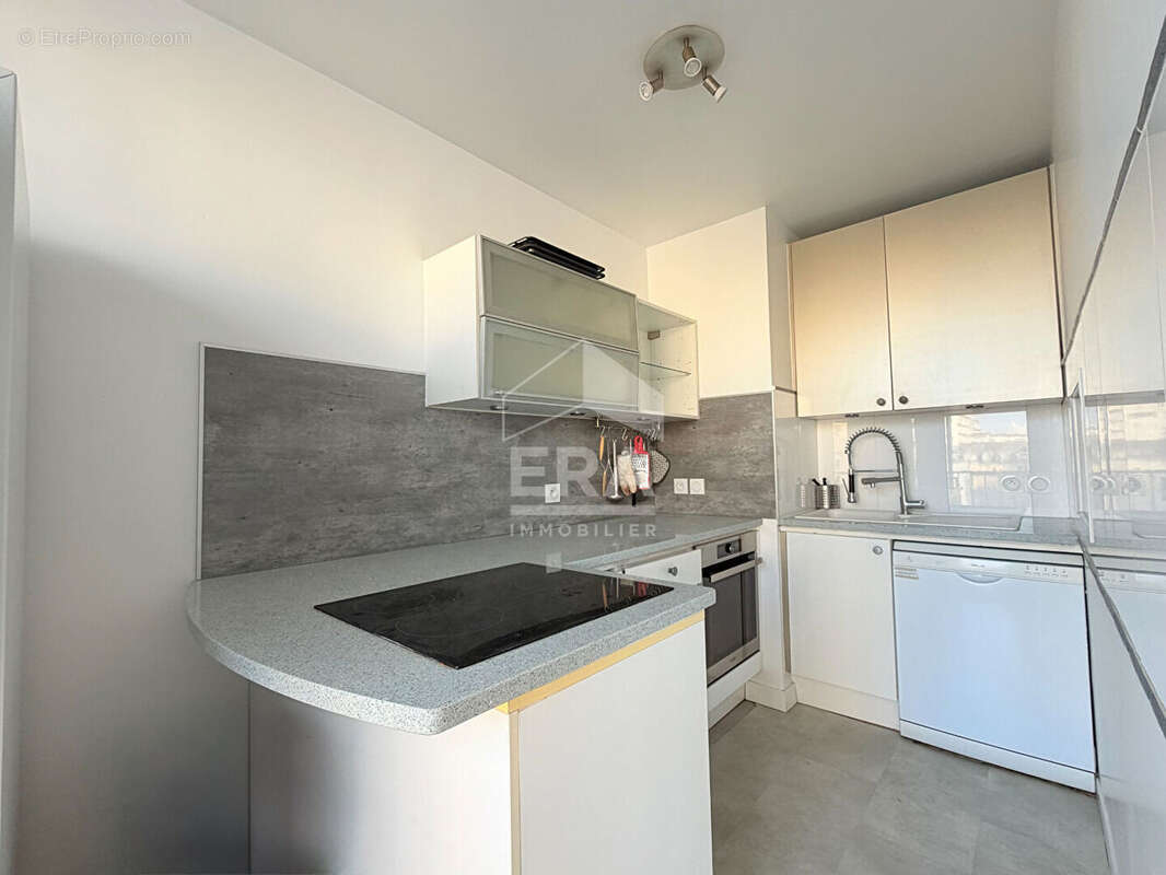 Appartement à PARIS-15E