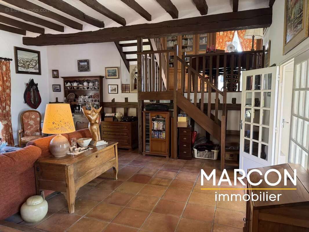 Maison à LA CELLE-DUNOISE