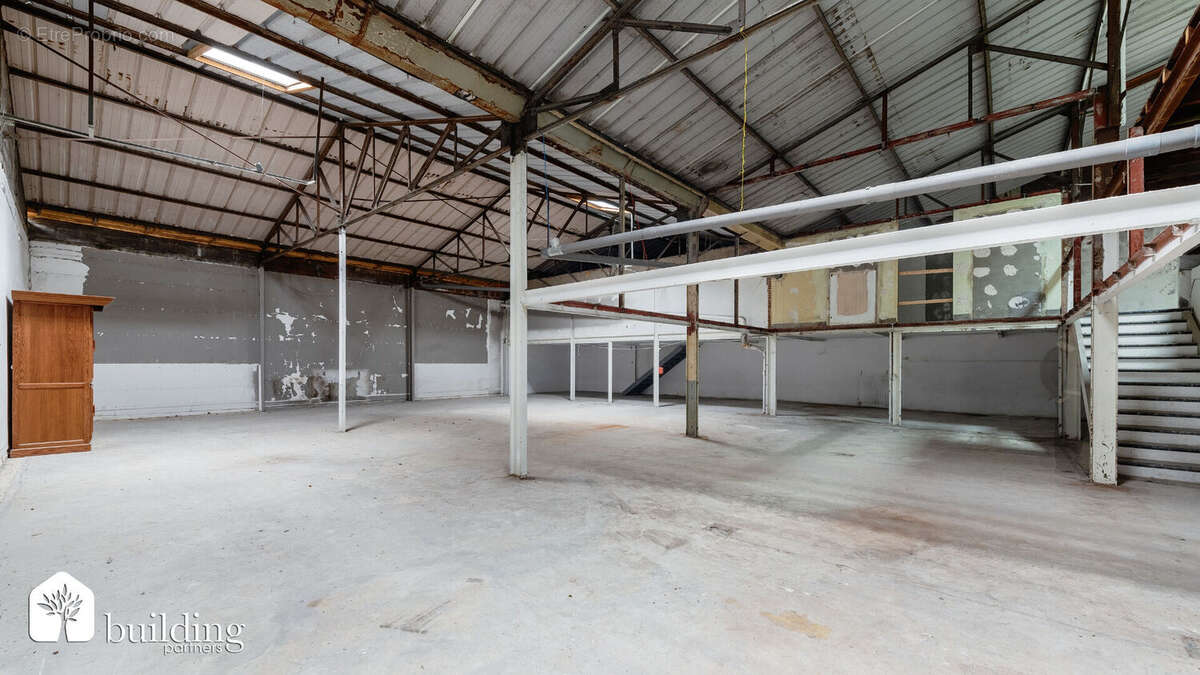 Commerce à COURBEVOIE