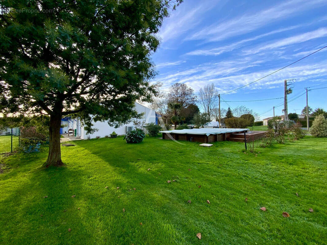 Maison à ALLAS-BOCAGE