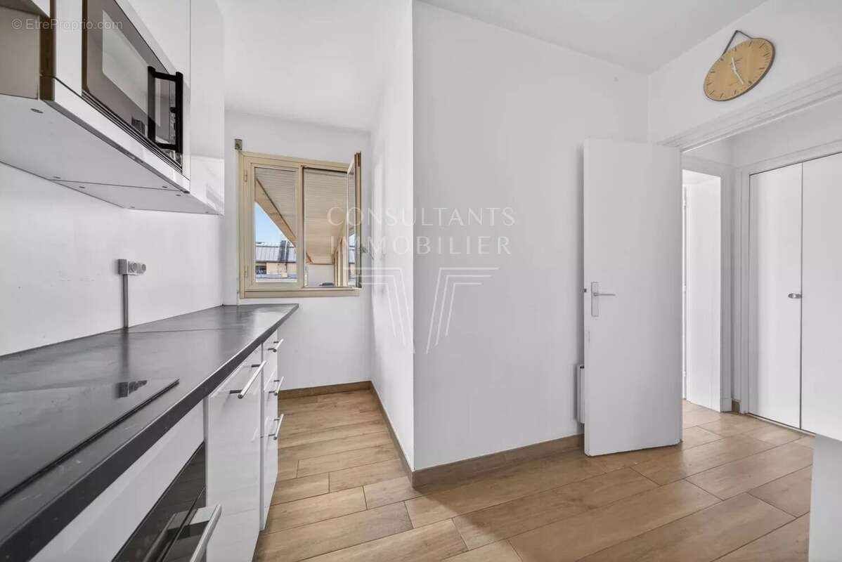 Appartement à PARIS-8E