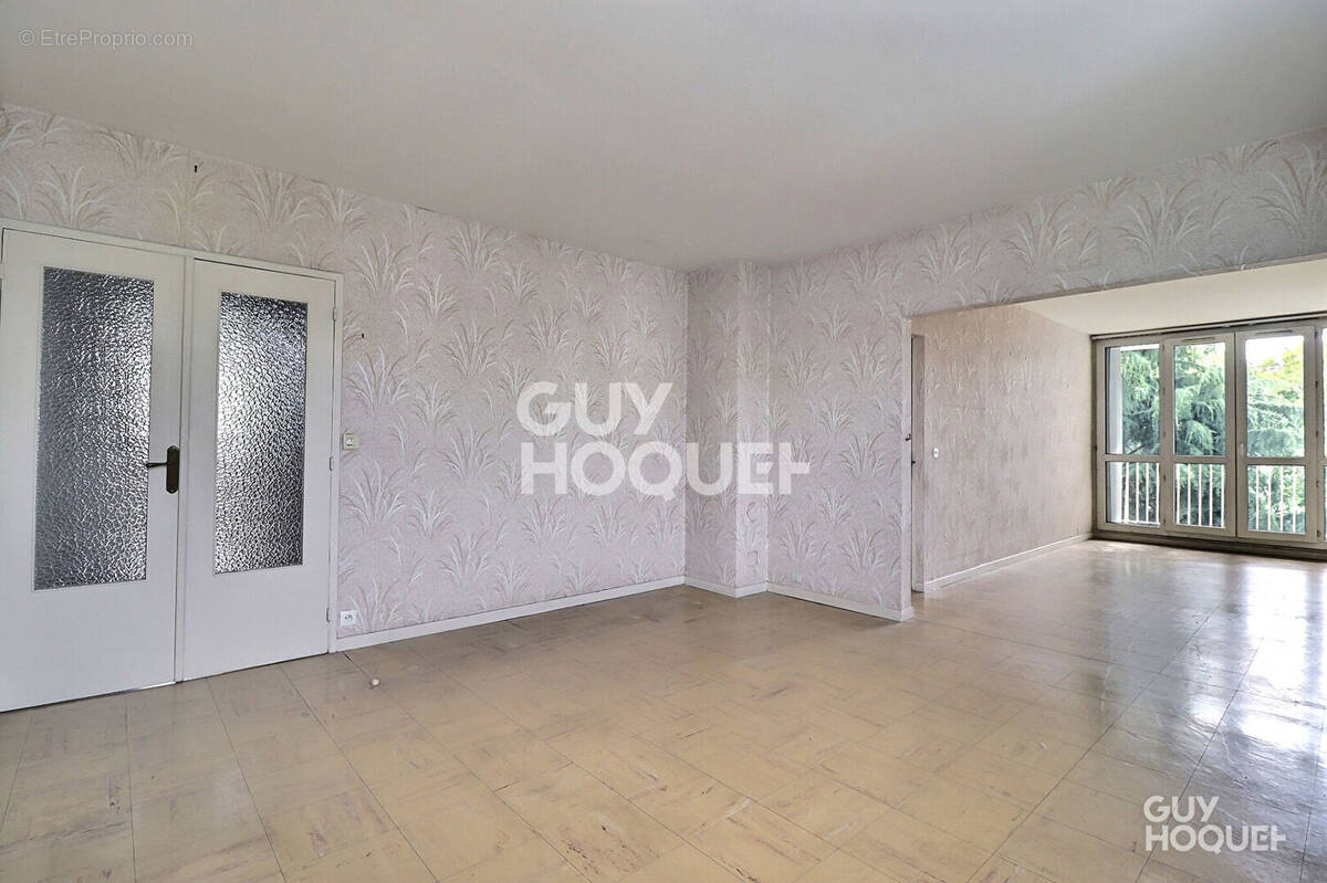 Appartement à SAINT-MICHEL-SUR-ORGE