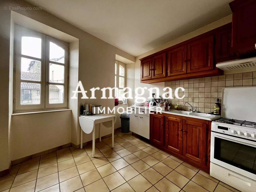 Appartement à VIC-FEZENSAC