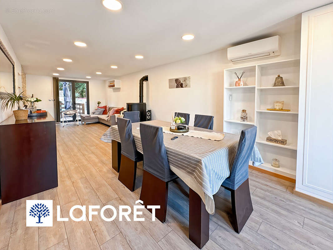 Maison à SAINTE-GENEVIEVE-DES-BOIS