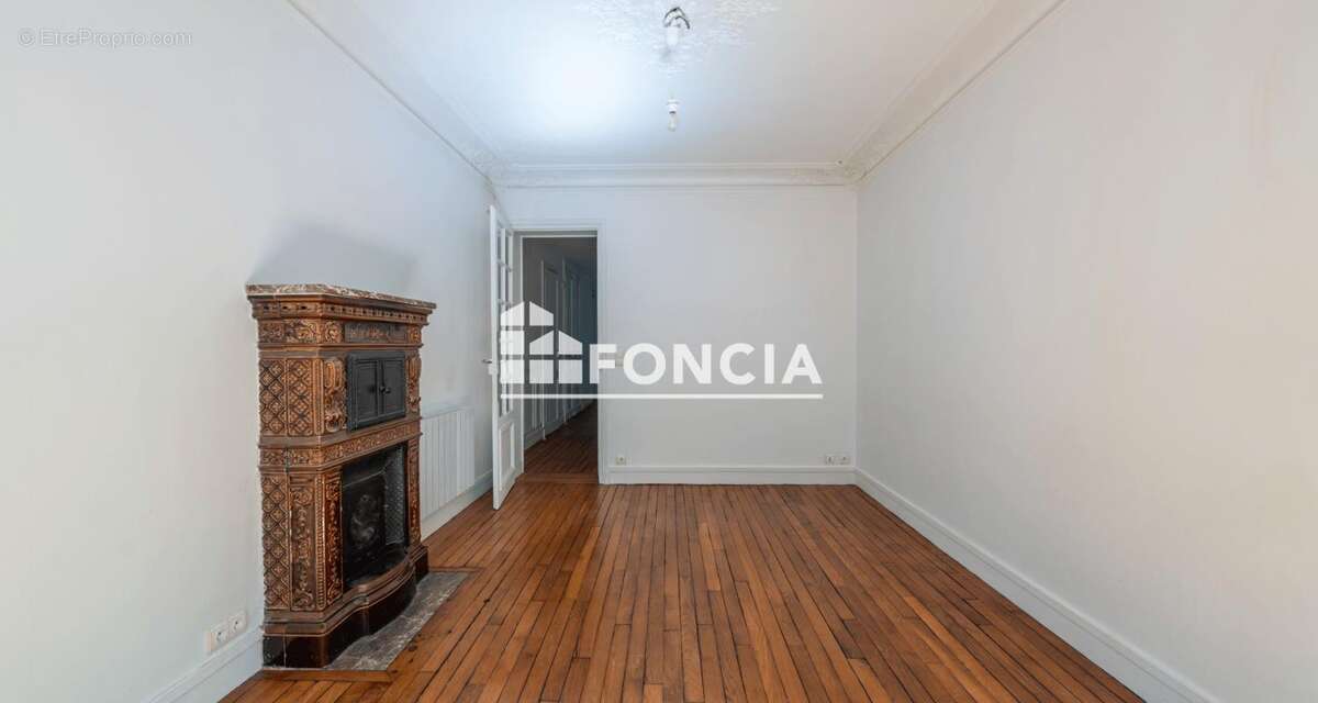 Appartement à PARIS-17E