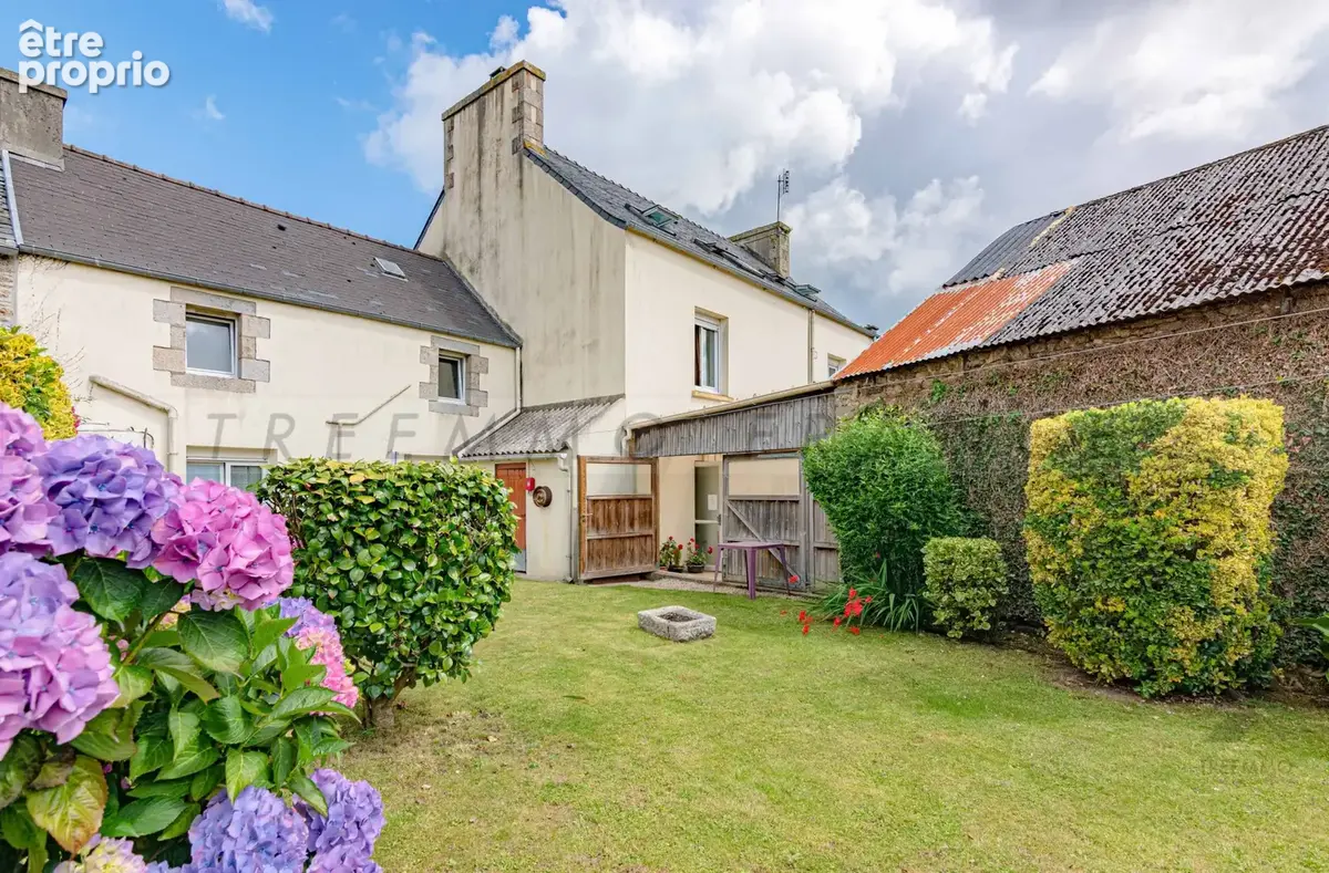 A vendre - lanhouarneau - ensemble immobiler de 368 m2 - maison et hotel - 312000€ - photo 1