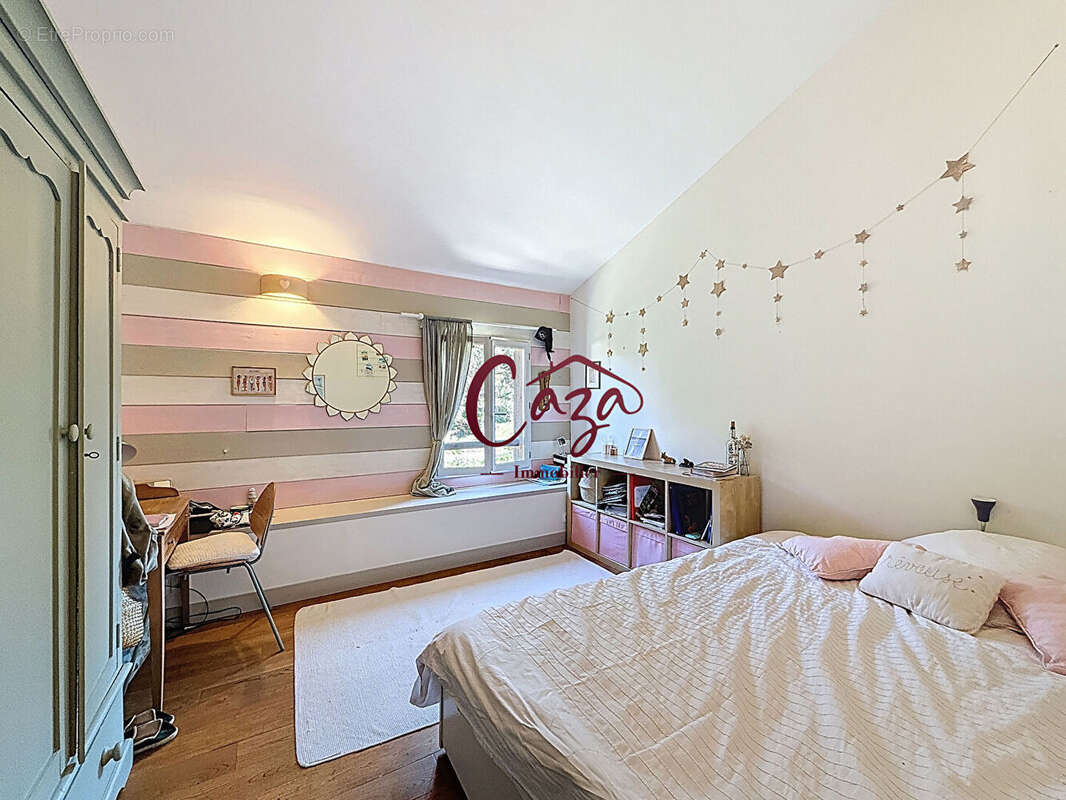 Maison à FARGUES-SAINT-HILAIRE