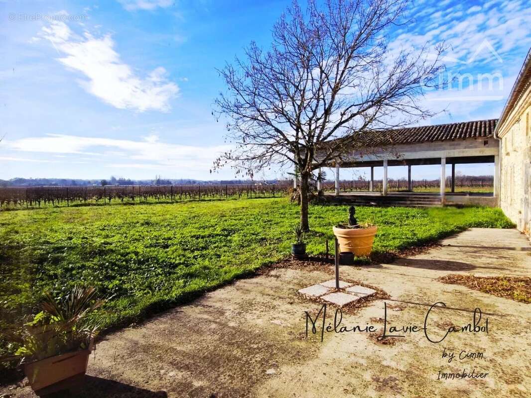 Maison à SAINT-CHRISTOLY-DE-BLAYE