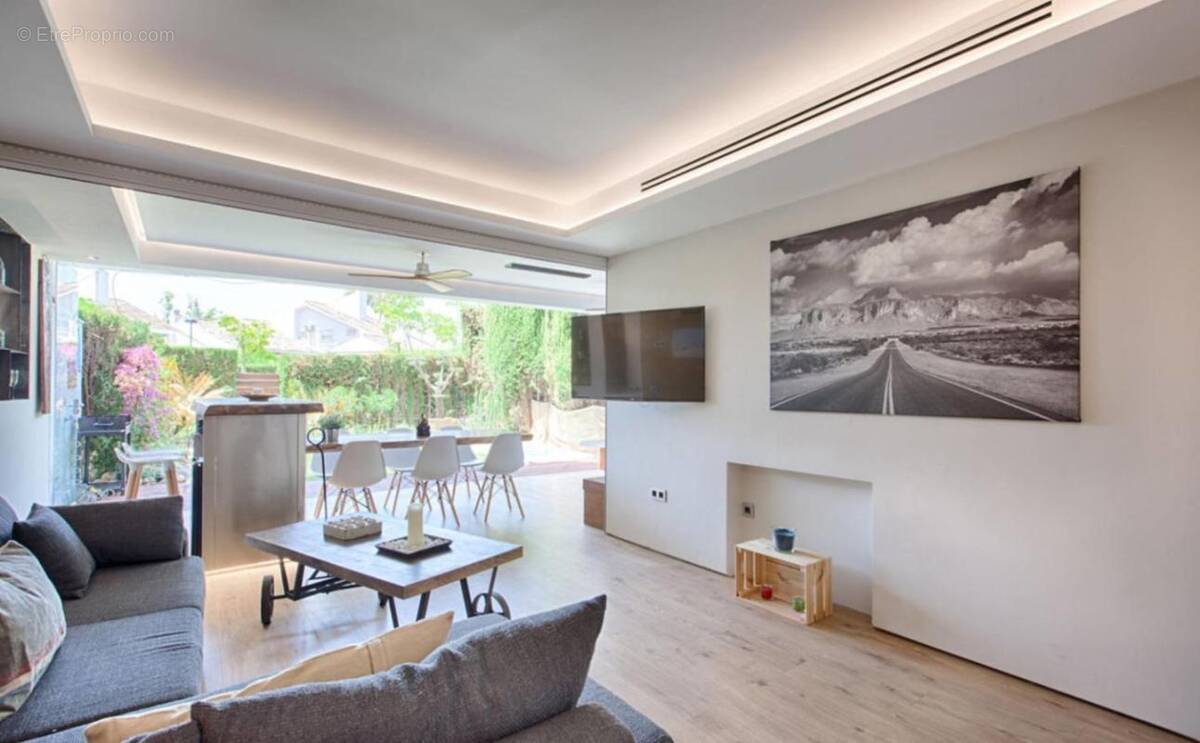 Appartement à AUBERVILLIERS