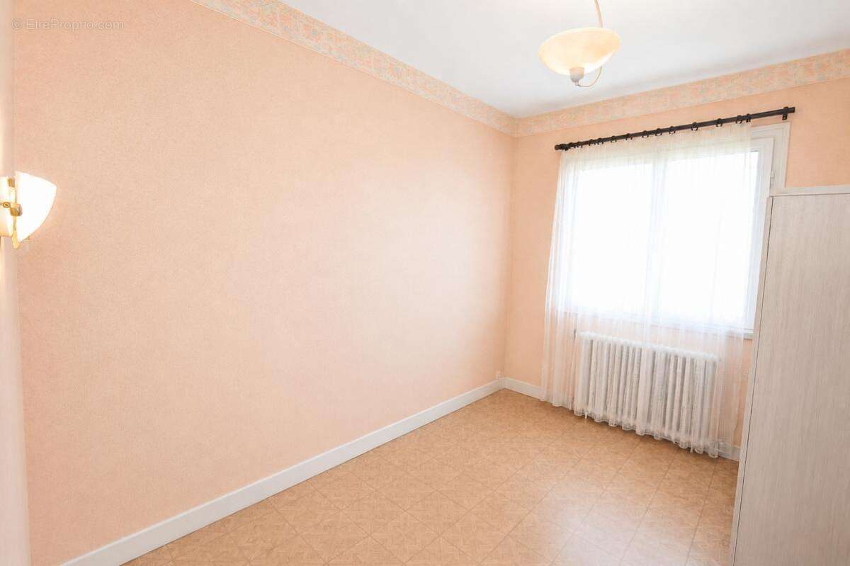 Lafrançaise, 82130 , Tarn et Garonne. Maison  plain-pied  82 m², 5 Pièces , 3 chambres avec jardin privatif et garage fermé - photo 12