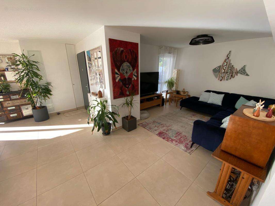 Appartement à MAUGUIO
