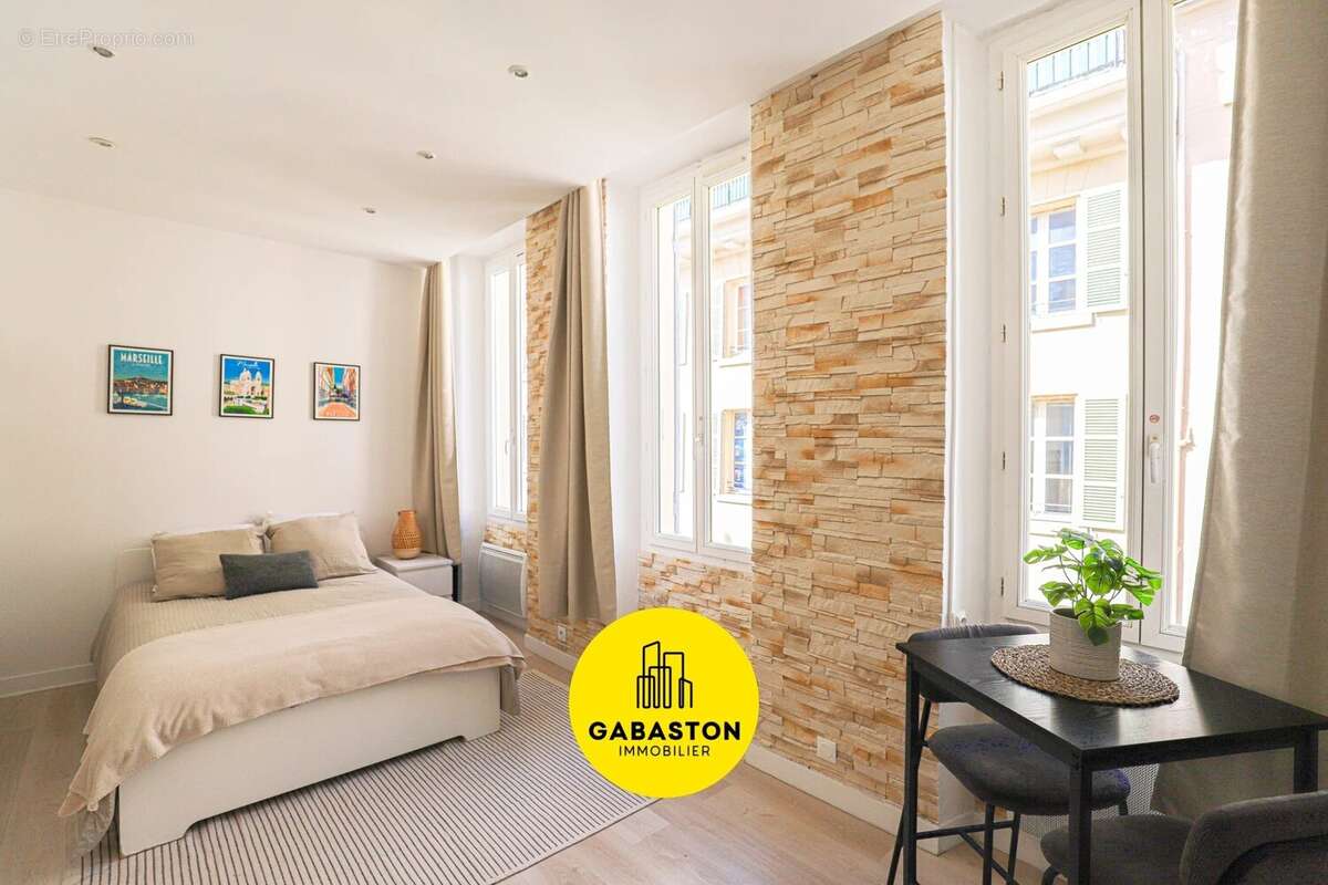 Appartement à MARSEILLE-1E