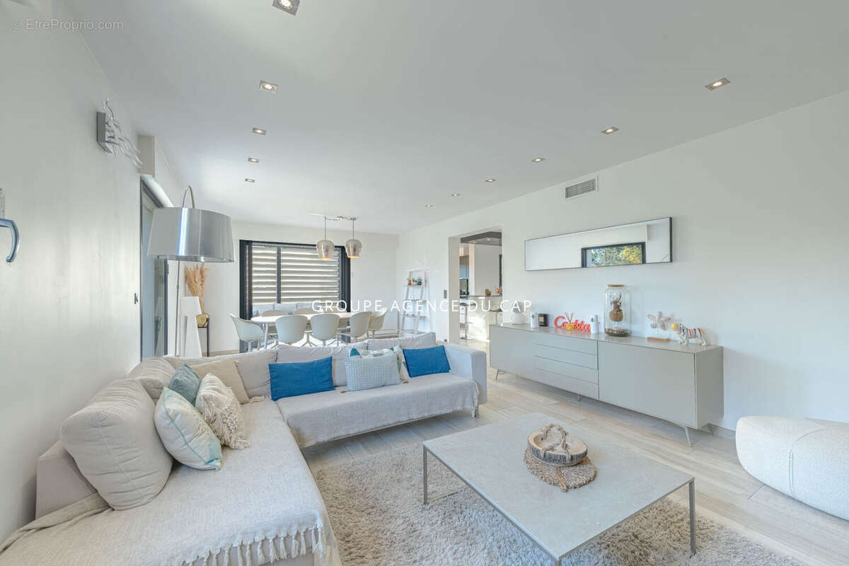Villa  250 m2  4 chambres et une dependance frejus - photo 6