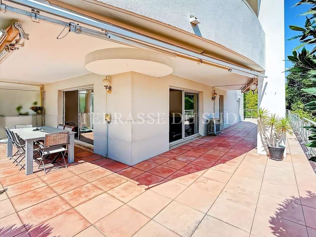 Vente Appartement 4 Pièces, 95 m2 avec 390 m2 de Terrasse et Jardin, Garage - Quartier La Plage - Marseille 8 - photo 19