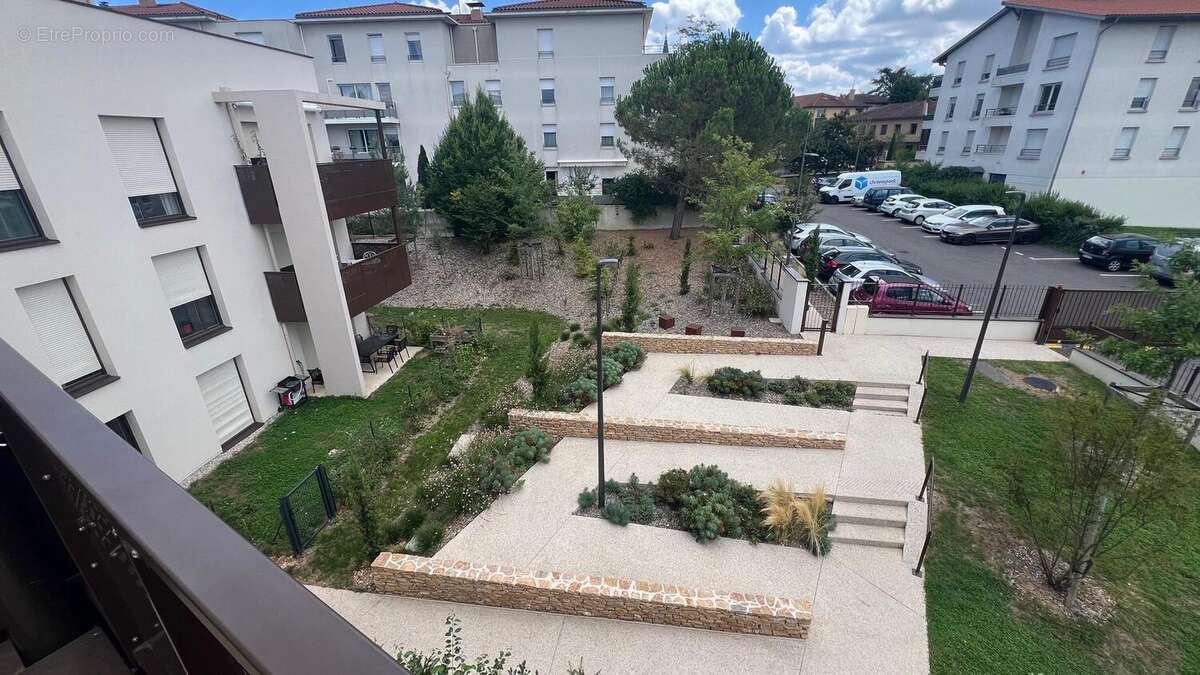 Photo 2 - Appartement à LA TOUR-DE-SALVAGNY