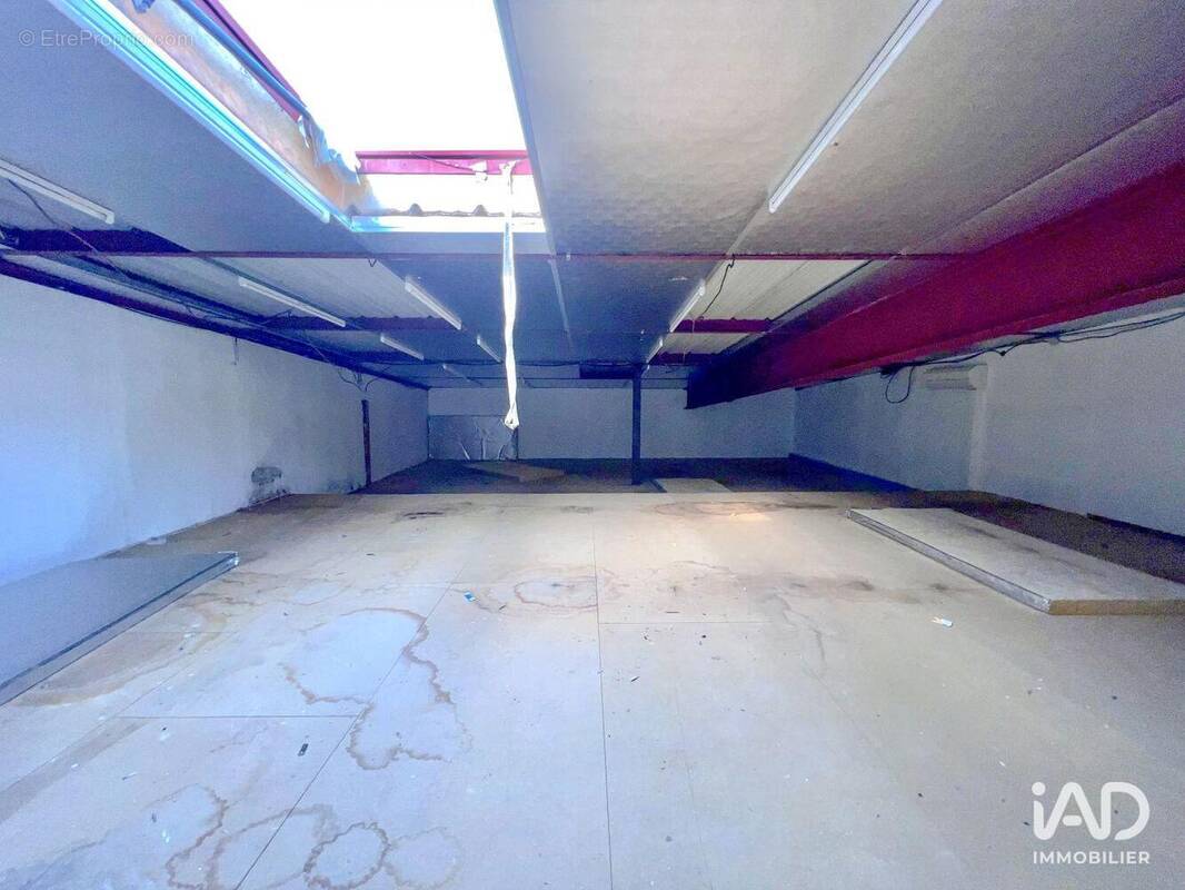 Photo 1 - Commerce à FREJUS