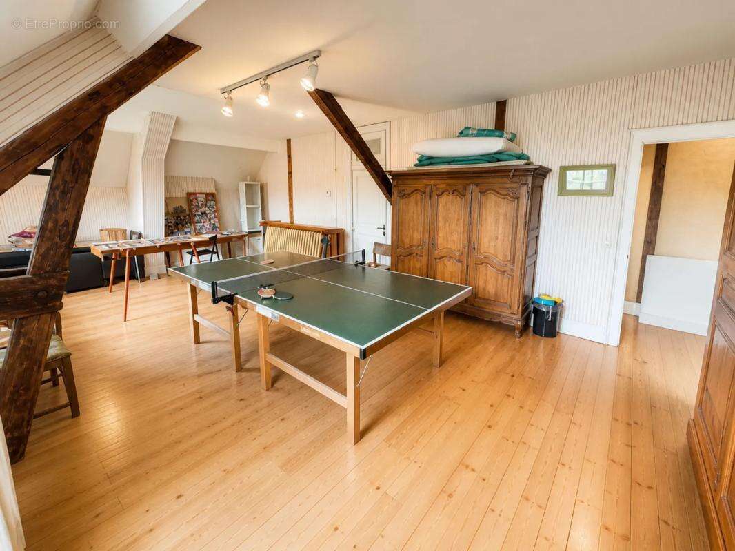 Maison de maître 360 m² à Saint-Just-en-Chaussée - photo 8