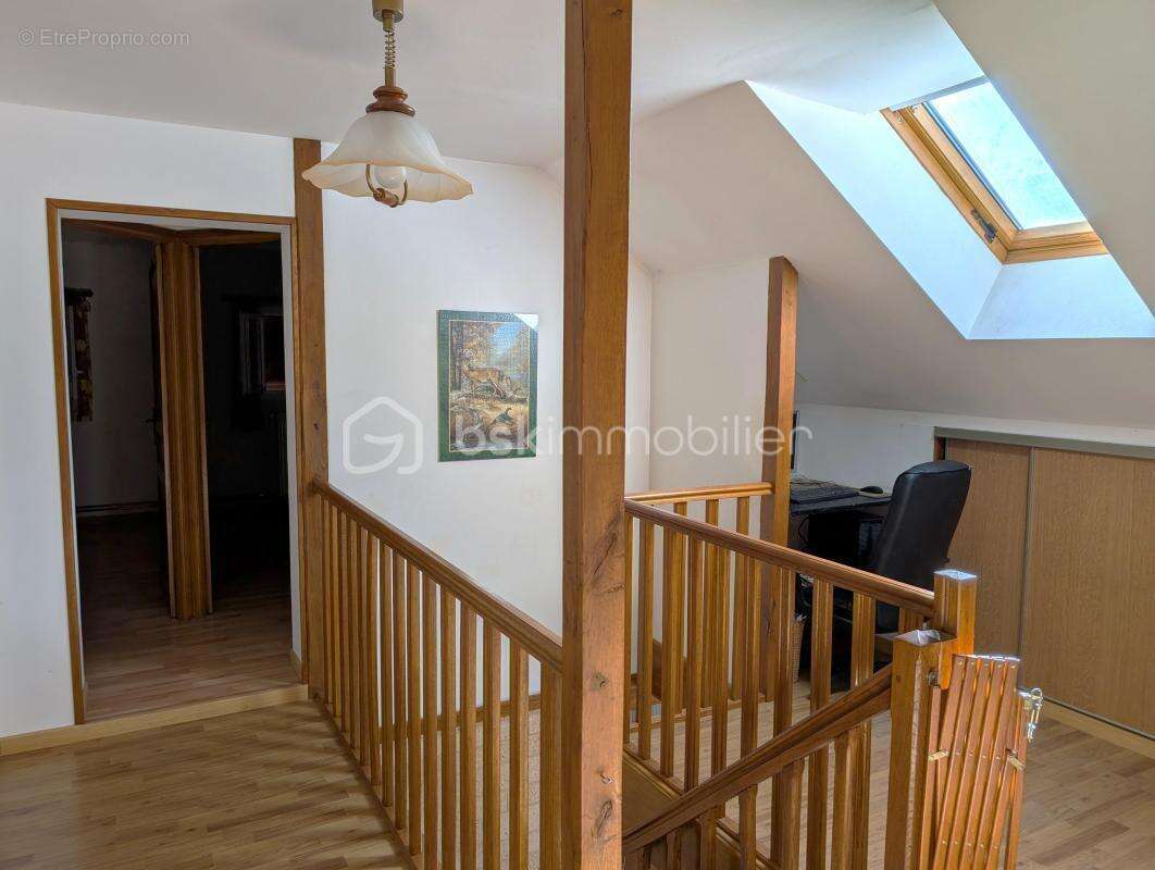 Maison à DUN-SUR-AURON