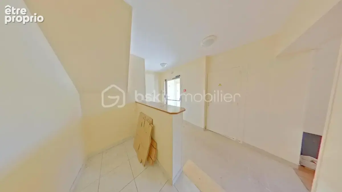 Bâtiment professionnel de 220 m² a finir d'aménager en salle de réception ou pour un commerce ou pour une entreprise soit a tran - photo 13